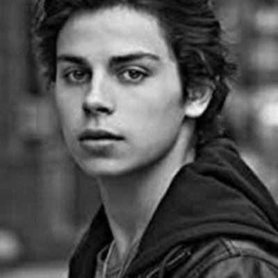 Timeline: (Jake T. Austin) Coraliz Lafontaine 9-2