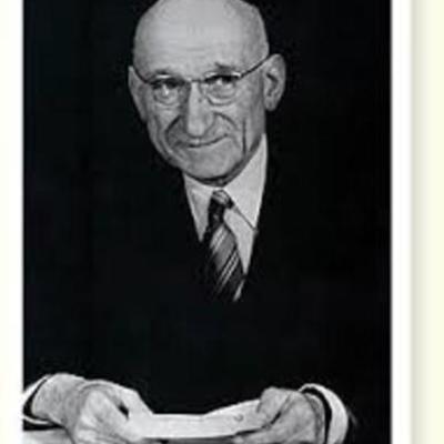 Timeline: Desde los tests hasta la investigación evaluativa actual. Un siglo, el xx, de intenso desarrollo de la evaluación en educación.