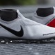 Nike lanca novo pack surgido do concreto para suas chuteiras 26