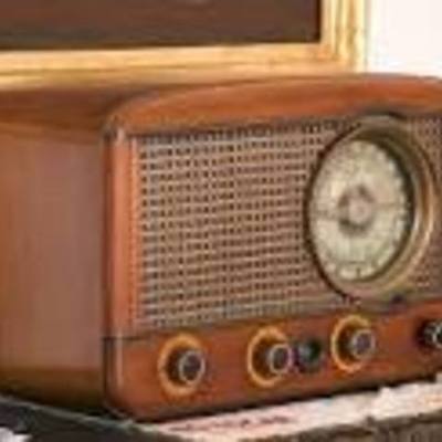 Timeline: HISTORIA DE LOS MEDIOS DE COMUNICACION