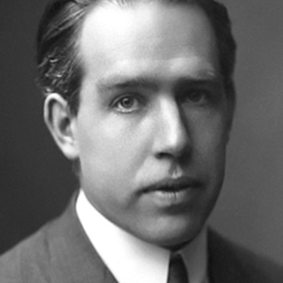 Timeline: Niels Bohr (1885-1962)