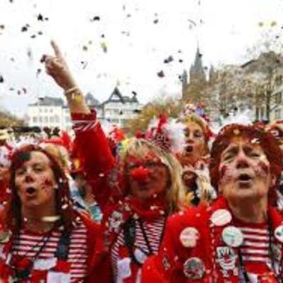 Timeline: Karneval in Koln - Chelsey