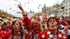 Timeline: Karneval in Koln - Chelsey