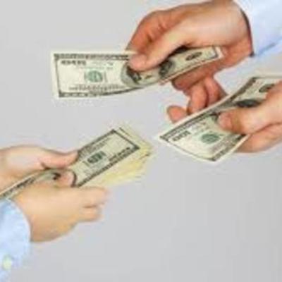 Timeline: La Historia del Dinero Carlos