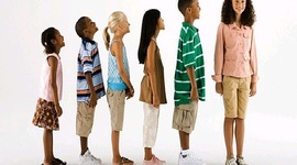 Timeline: Tras los pasos de la infancia y la adolescencia