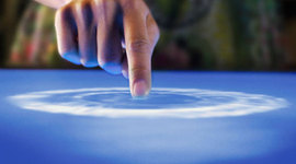 Timeline: Telas Touch Screen