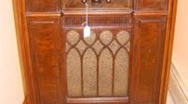 Timeline: Baseball's World Series is broadcasted on Radio for the first time.