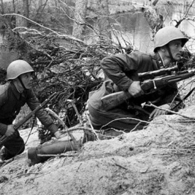 Timeline: La segunda guerra mundial,Guerra fría,Descolonizacion y Conferencia de Bandung