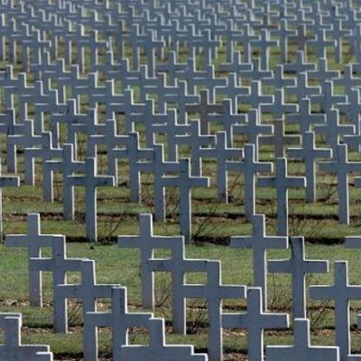 Timeline: Första världskriget 1914 (Över 20 miljoner civila och militära miste livet under kriget)