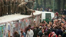 Timeline: La construcción del Muro de Berlín, ladrillo a ladrillo