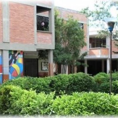 Timeline: historia del colegio IEP