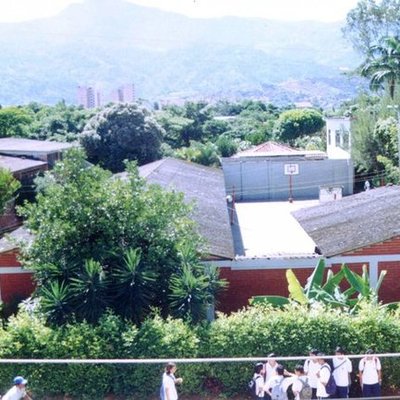 Timeline: Reseña historica de la Institucion educativa Provenza