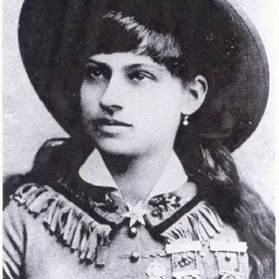 Timeline: Annie Oakly's Major Life Events