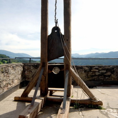 Timeline: The French Revolution- Lauren and Cara