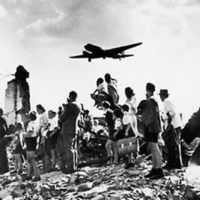 Timeline: BERLIN AIRLIFT