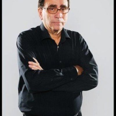 Timeline: R obert Lawerence Stine