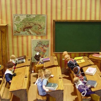 Timeline: Trayectoria Escolar Carlos