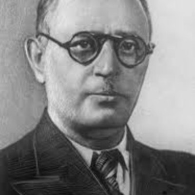 Timeline: Узеир Абдул Гусейн оглы Гаджибеков родился 18 сентября 1885 года в селении Агджабеди близ города Шуша (Нагорный Карабах).Он Действительный член АН Азербайджана,профессор, ректор Азербайджанской государственной консерватории , председатель Союза композитор