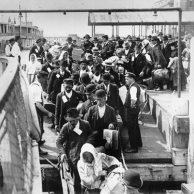 Timeline: Immigration and Urbanization