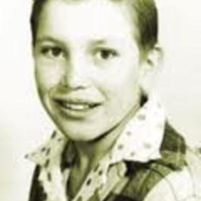 Timeline: Un poco de la vida de Panchito Jimenéz por Kirsten