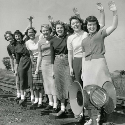 Timeline: Chapter27: The PostwarYears At Home