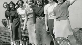 Timeline: Chapter27: The PostwarYears At Home