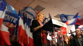 Timeline: Les 500 parrainages du FN: retour sur 38 ans de faux suspense