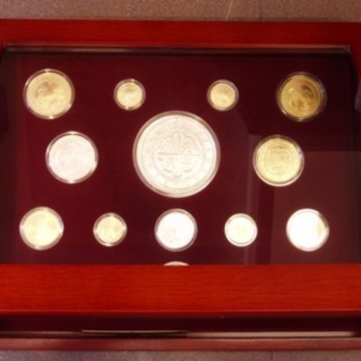 Timeline: LA HISTORIA DE LA MONEDA