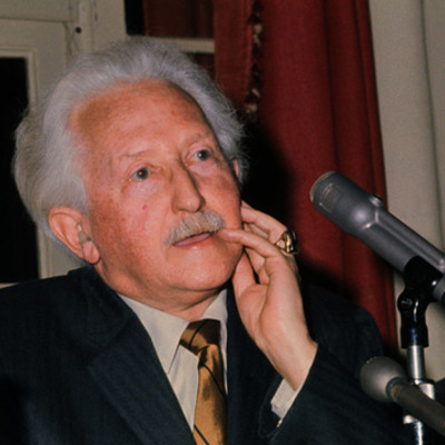 Timeline: Erik Erikson