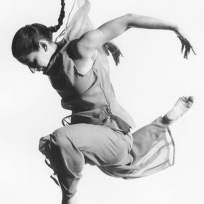 Timeline: Modern Dance History (http://sfperformances.org/education/studyguides/SFP_Dance_booklet.pdf)