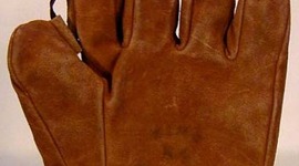 Timeline: Baseball Glove History