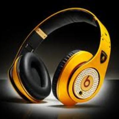 Timeline: The Evolution of Headphones 70's- Present