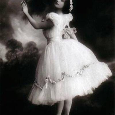 Timeline: Anna Pavlova Timeline / Jaydene