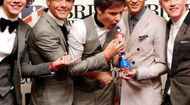 Timeline: ~ O N E  D I R E C T I O N ~