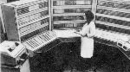 Timeline: 1968 — 1973 гг.)Элементная база ЭВМ - малые интегральные схемы (МИС). Машины предназначались для широкого использования в различных областях науки и техники (проведение расчетов, управление производством, подвижными объектами и др.). Благодаря интегральны