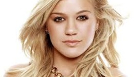 Timeline: Kelly Clarkson