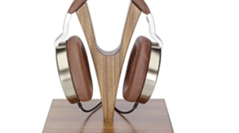 Timeline: The History of Headphones-picture from http://www.elektrodaily.com/lifestyle/2011/11/hedge-fund-headphones/