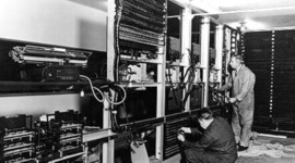 Timeline: Evolución del dispositivo básico de construcción de las computadoras (relés, tubos de vacío, transistores, microprocesadores)