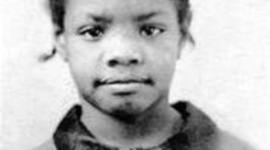 Timeline: Maya Angelou's Childhood