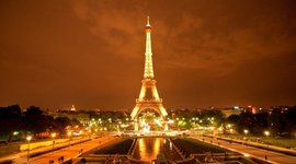 Timeline: Historia de la torre Eiffel