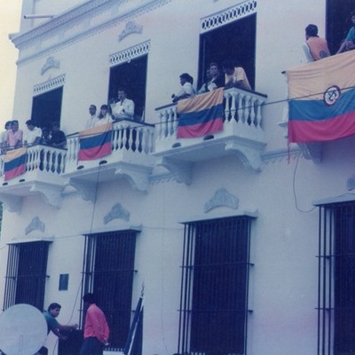 Timeline: Plaza de Soledad como lugar de encuentro y sociabilidad 1985-1995. "Una esquina, una mirada"