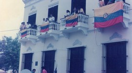 Timeline: Plaza de Soledad como lugar de encuentro y sociabilidad 1985-1995. "Una esquina, una mirada"
