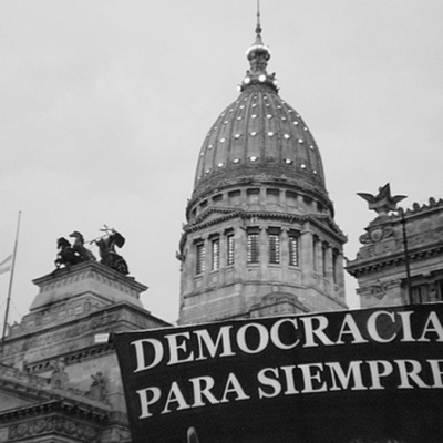 Timeline: 30 años de Democracia