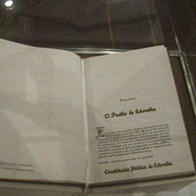 Timeline: EVOLUCION CONSTITUCIONAL EN COLOMBIA