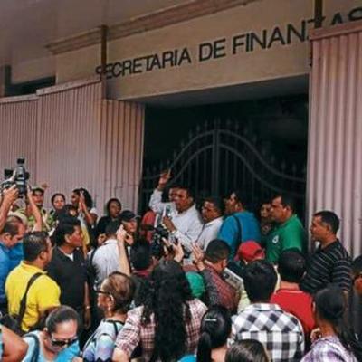 Timeline: ACUERDOS LOGRADOS ENTRE EL GOBIERNO Y EL FONDO MONETARIO INTERNACIONAL (FMI)