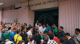 Timeline: ACUERDOS LOGRADOS ENTRE EL GOBIERNO Y EL FONDO MONETARIO INTERNACIONAL (FMI)