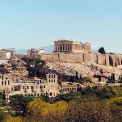 Timeline: Procesos Histórico y Educativo en Grecia.