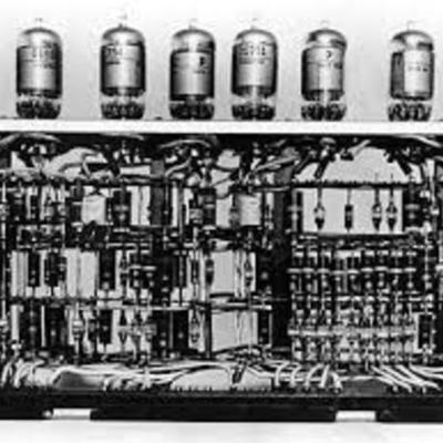 Timeline: Primera Generación (1951-1958)