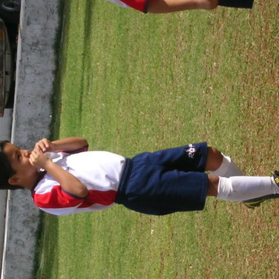 Timeline: El niño futbolista