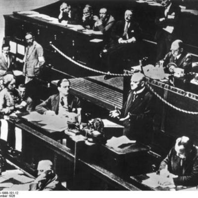 Timeline: LA RECONCILIACION. 1924 - 1929